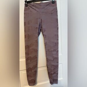 Women’s Camouflage Leggings (M) & Sports Bra (S)